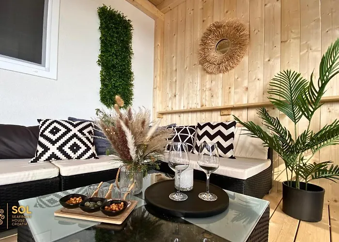 Prázdninový dům Sol- Seafront House Croatia: Your First Row To The