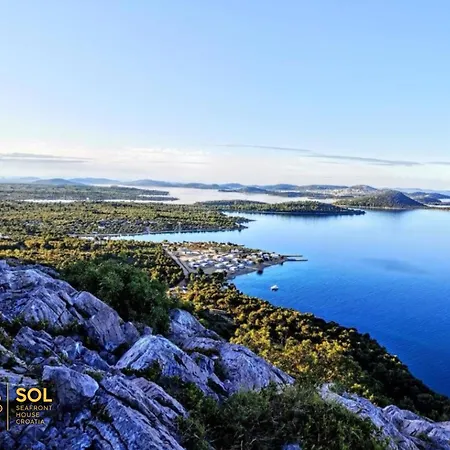 펜션 Sol- Seafront House Croatia: Your First Row To The
