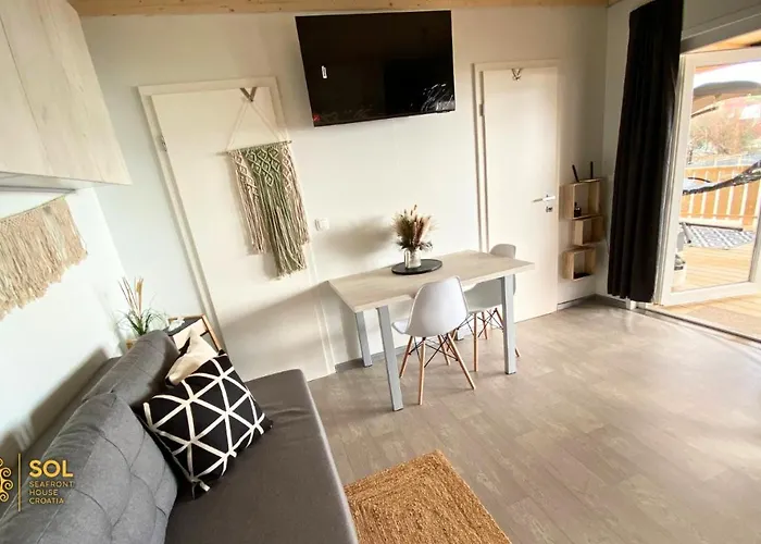 Sol- Seafront House Croatia: Your First Row To The Dom wakacyjny Drage