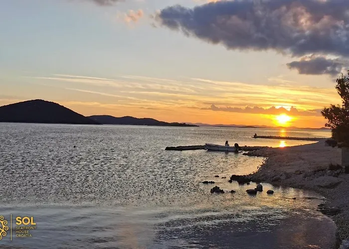 Sol- Seafront House Croatia: Your First Row To The Hébergement de vacances Drage